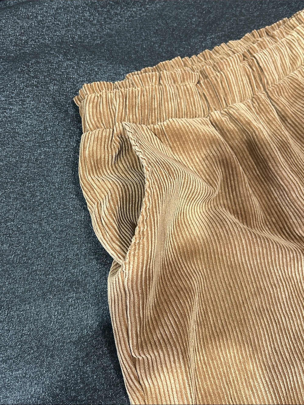 Easel Los Angelos Tan Corduroy Elastic Waist and ankle Pants with pockets, sz S - Picture 3 of 7